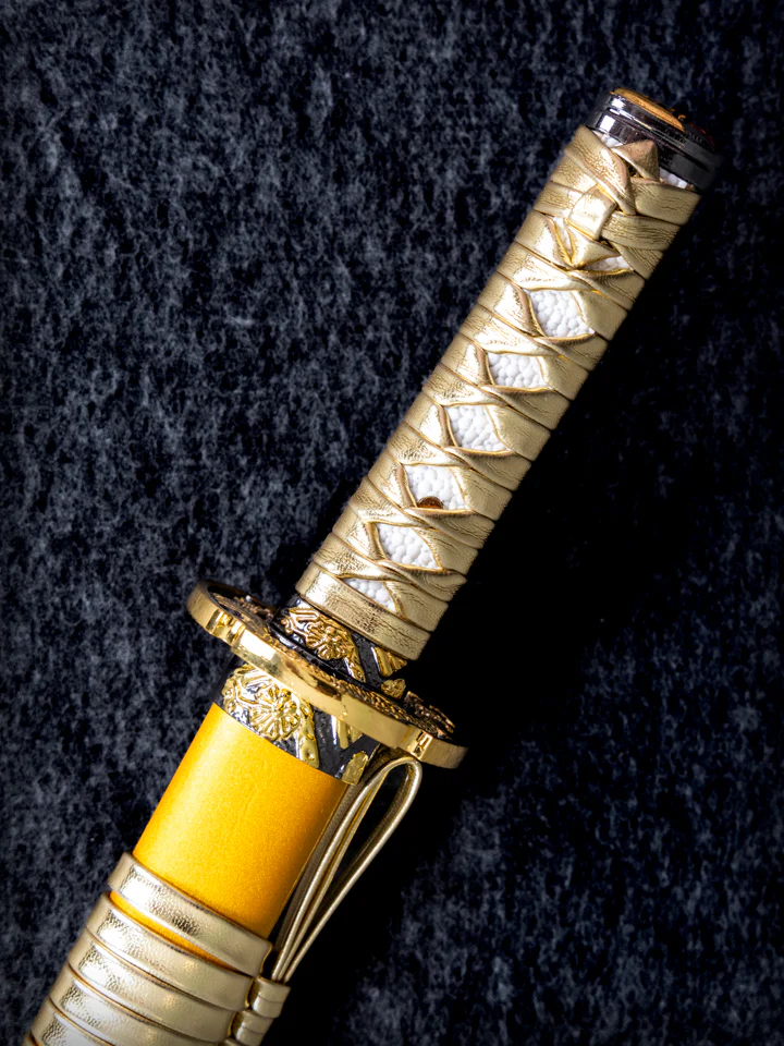 15-inch Gold Dragon Mini Katana - Image 3
