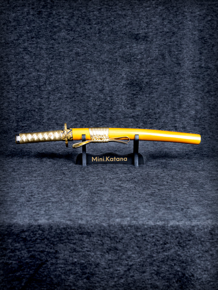 15-inch Gold Dragon Mini Katana - Image 5