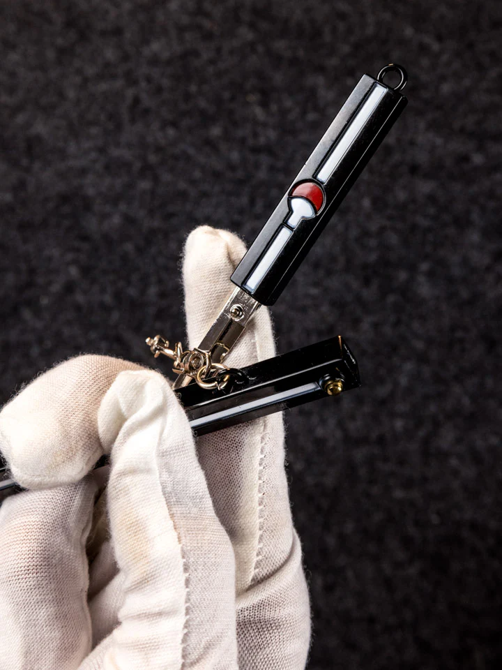 Sasuke Grass Cutter Keychain + Stand - Image 7