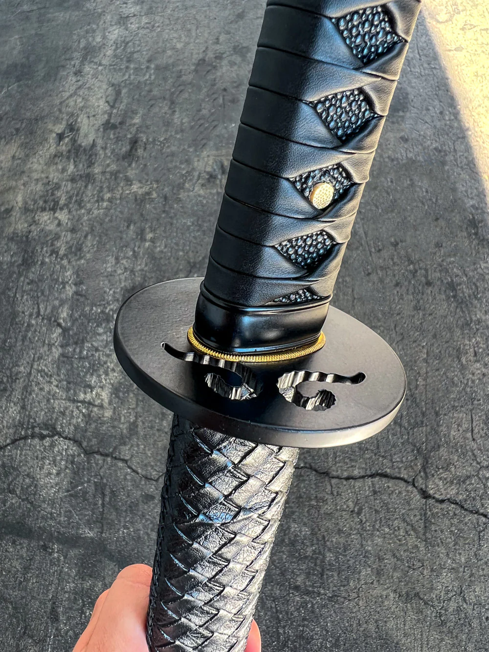Obsidian Katana (1060 Carbon Steel) - Image 10