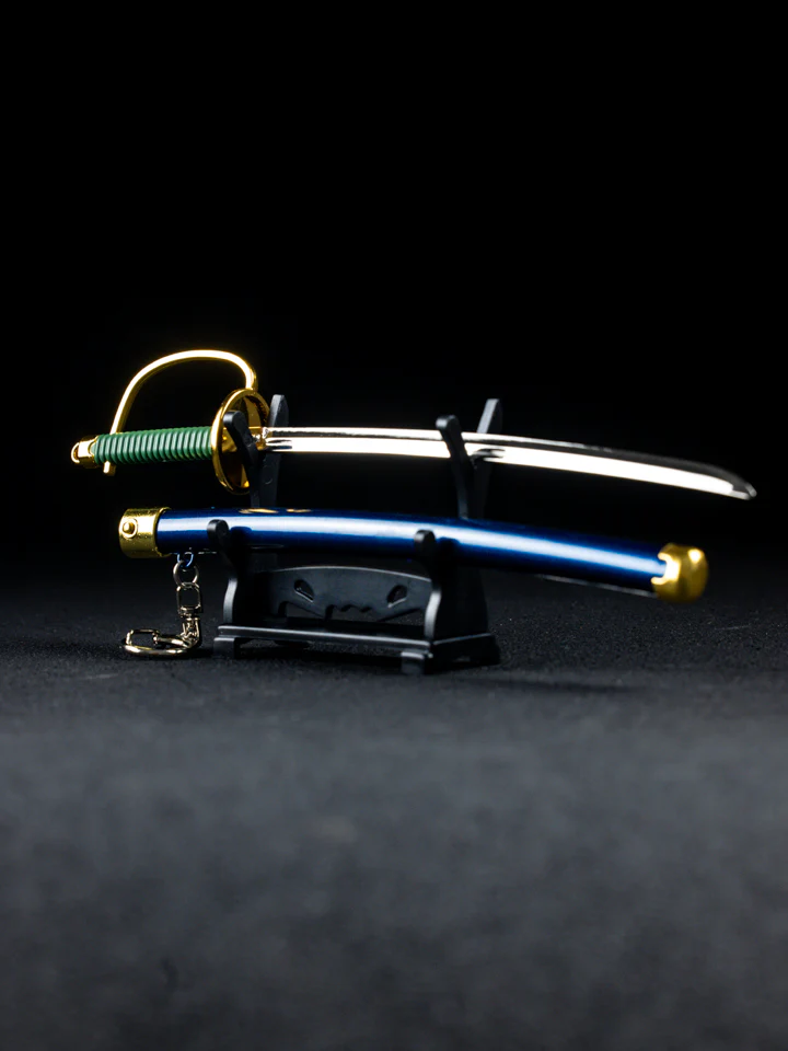Shanks' Gryphon Keychain + Stand - Image 6