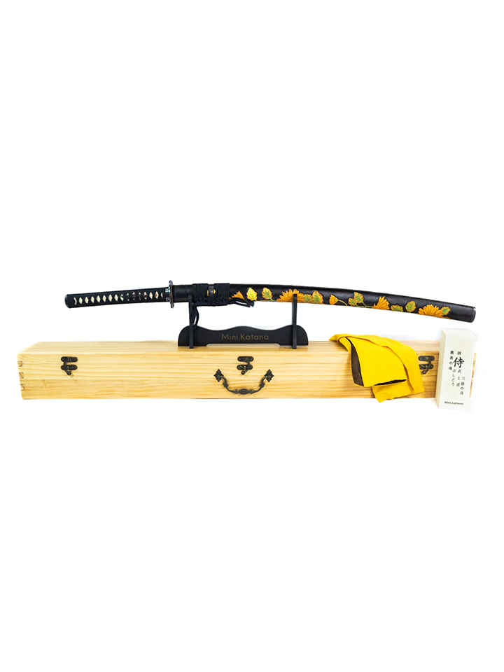 T8 Series Gilded Petals Katana - Image 13
